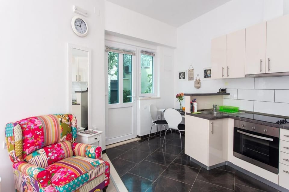 Kitchen or kitchenette, Living room, Dining area, pet friendly