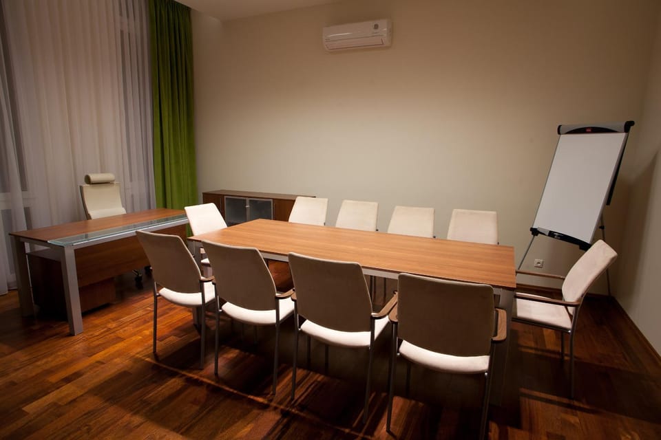 Meeting/conference room