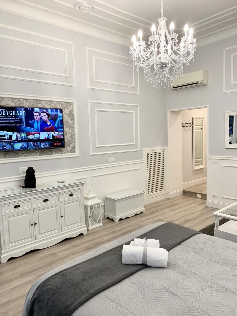 Photo of the whole room