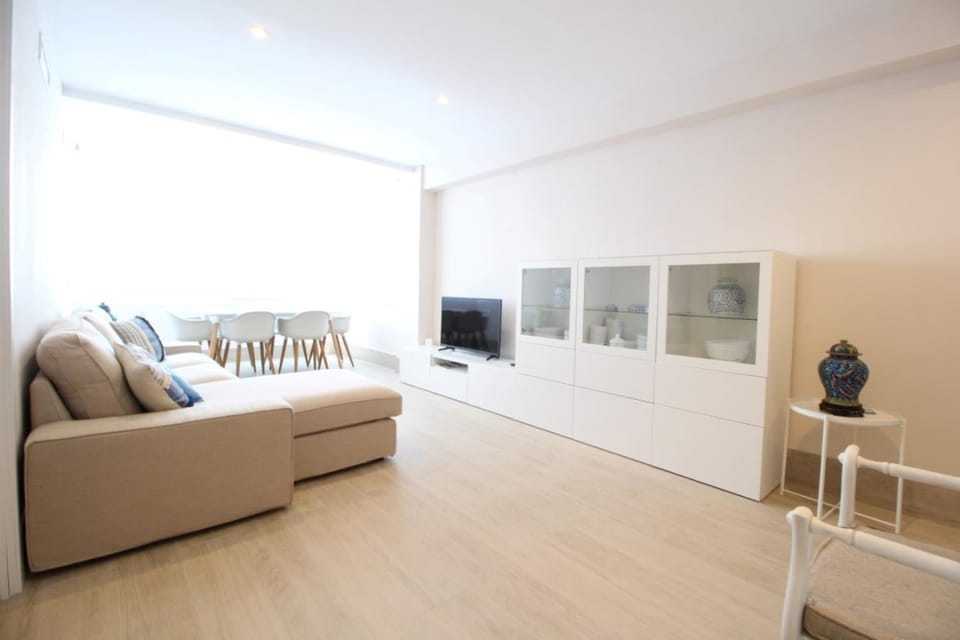 Apartamento Playa Fontanilla, by Guadiana Holidays Apartment in Marbella