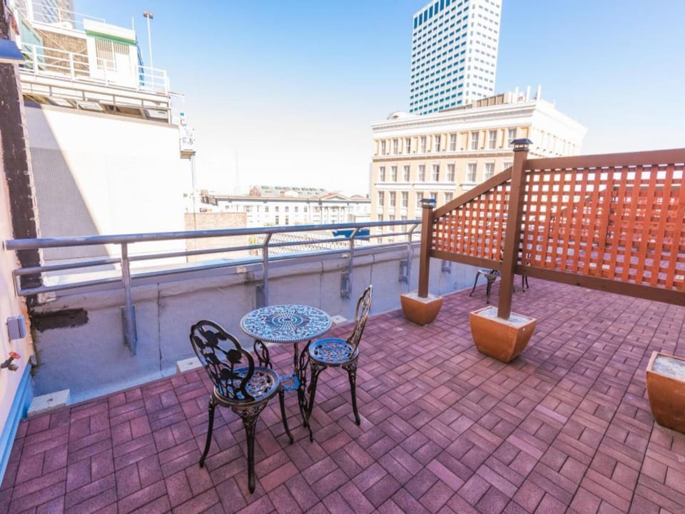 Balcony/Terrace, City view