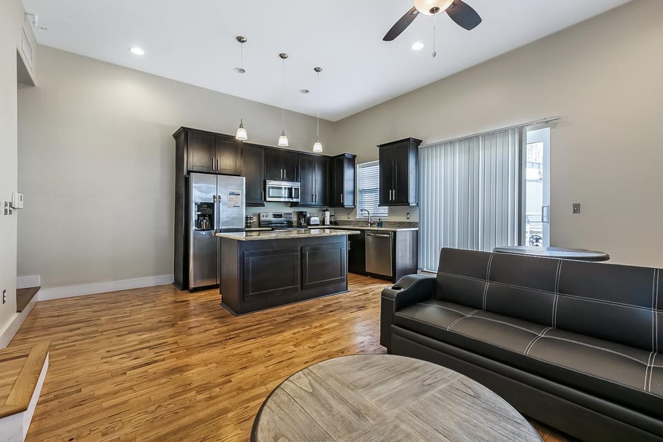 Kitchen or kitchenette, Living room, Seating area