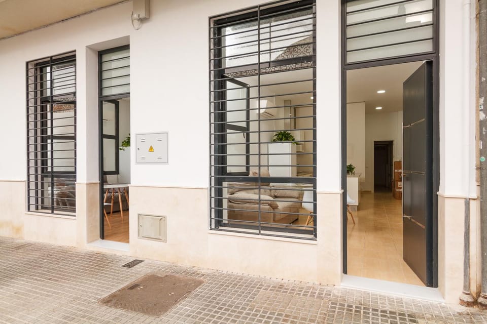 Property building, Facade/entrance
