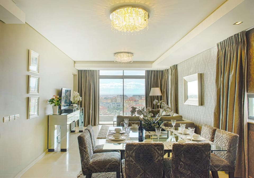 TV and multimedia, Living room, Decorative detail, Seating area, Dining area