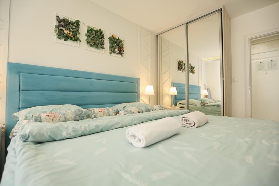 Bed, Photo of the whole room, Bedroom, towels, wardrobe