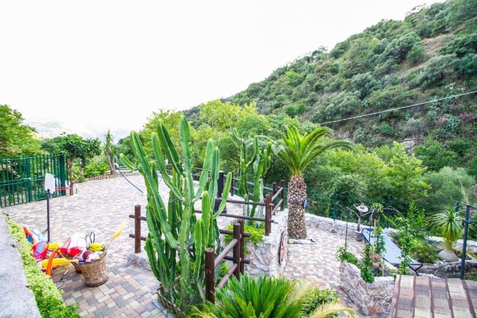 lemuse Gole Alcantara Nature lodge in Sicily