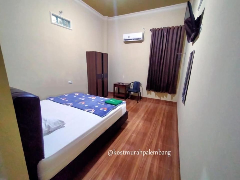 Bedroom, air conditioner