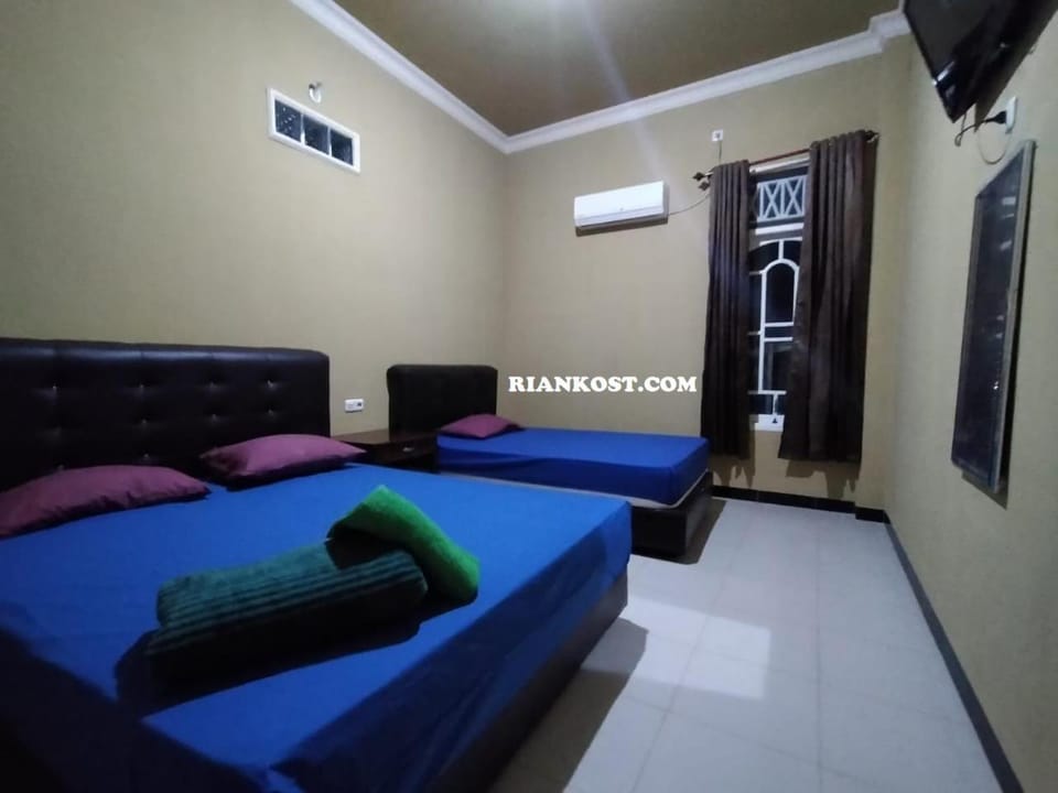 Bed, Bedroom, Family, air conditioner