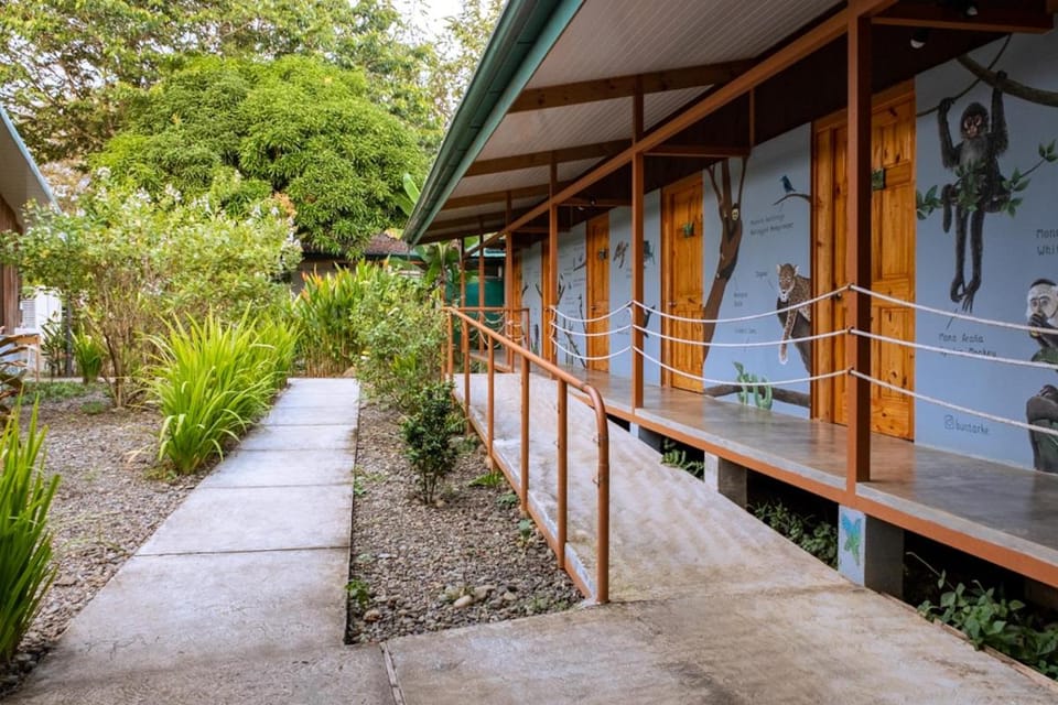 Karandi Hostel Bed and Breakfast in Uvita