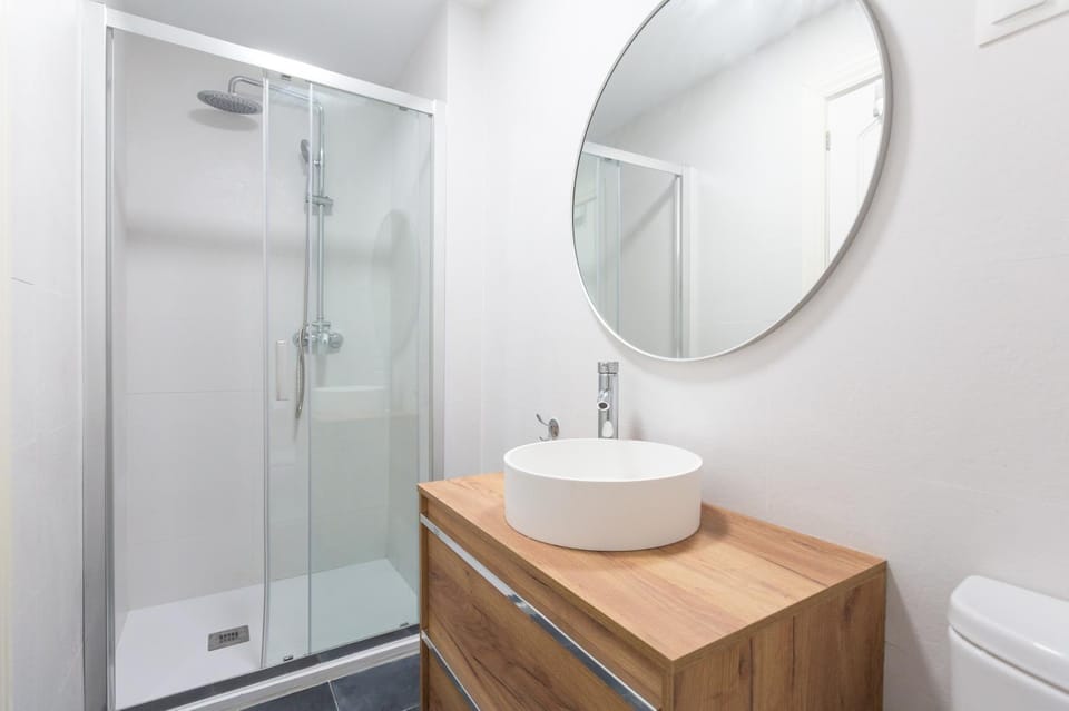 Shower, Toilet, Bathroom, heating