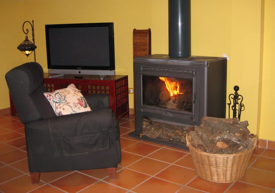 Communal lounge/ TV room, Living room, Seating area, flat iron