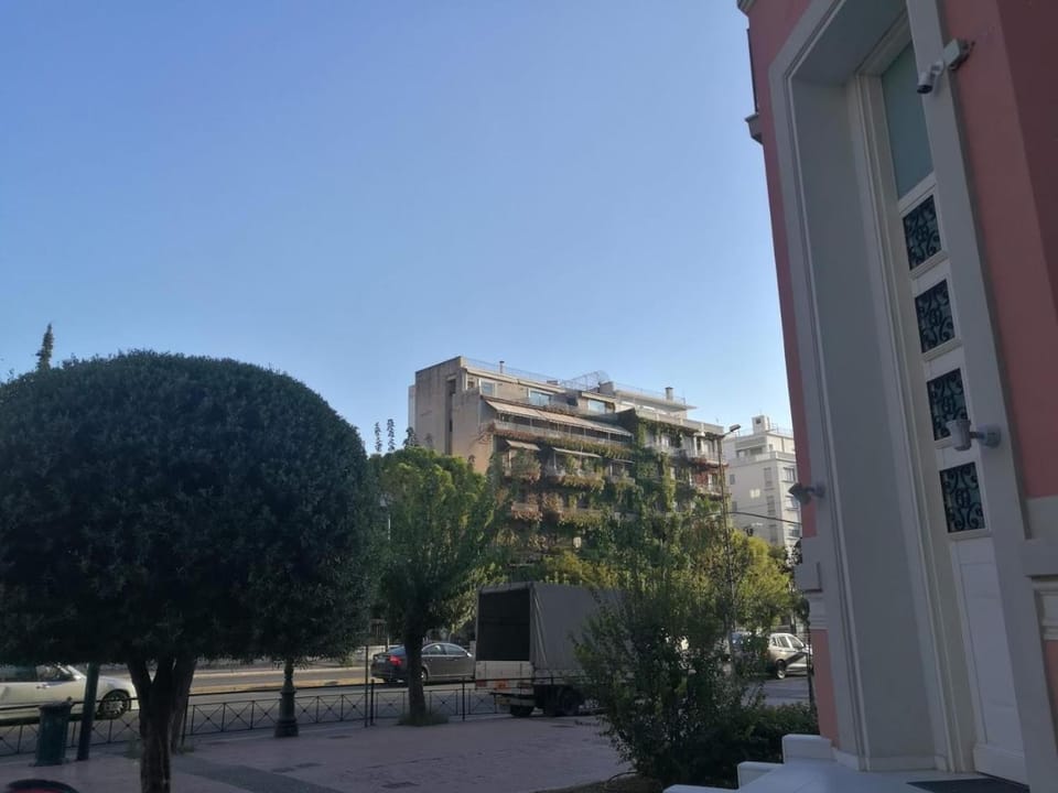 Comfortable & Convenient Living in Athens Apartment in Athens