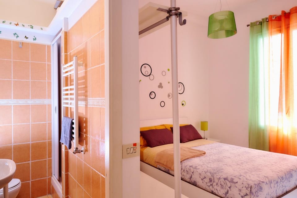 Bathroom, Photo of the whole room, Bedroom