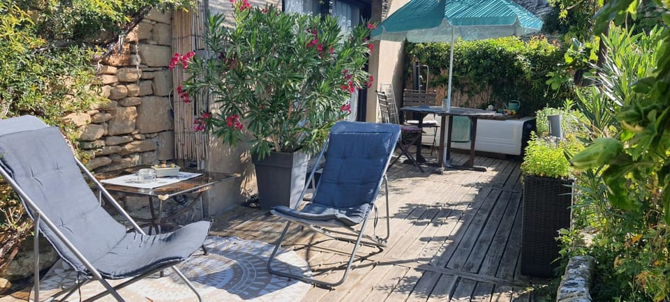 Patio, sunbed