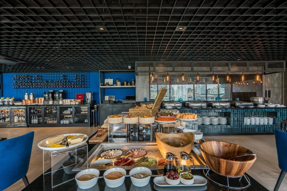 Restaurant/places to eat, Buffet breakfast