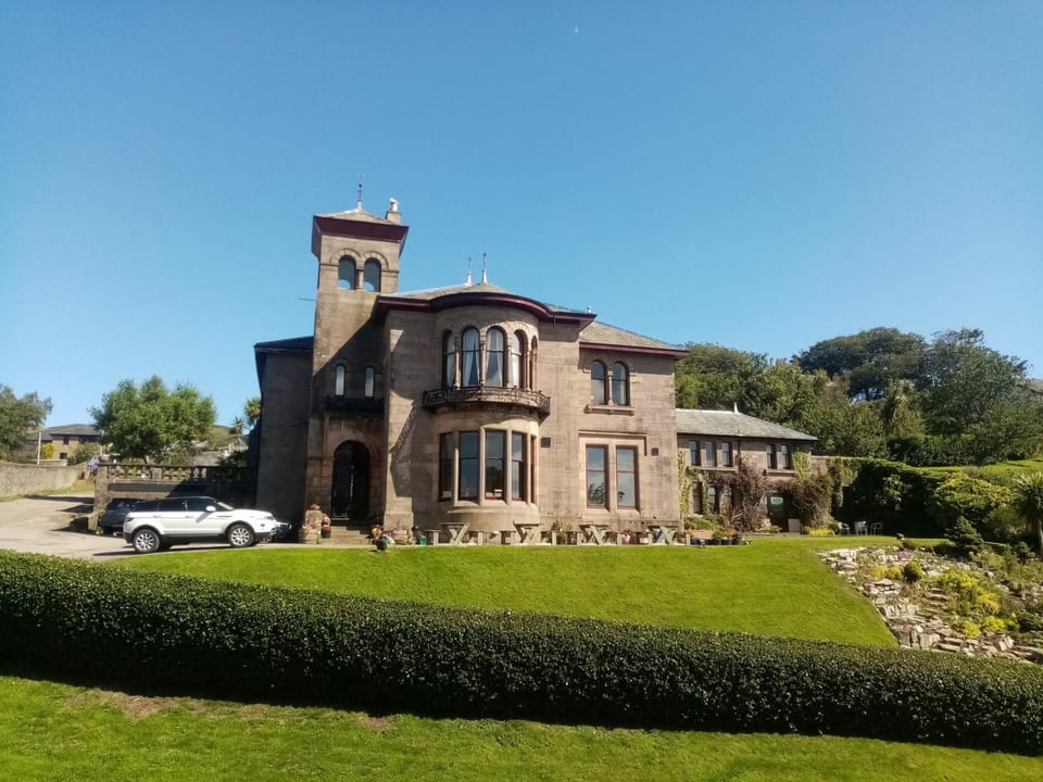 Facade/entrance, Garden