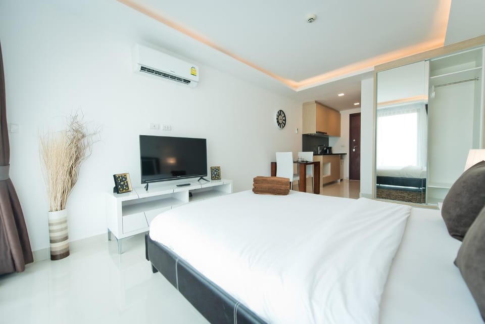 Living room, Bedroom