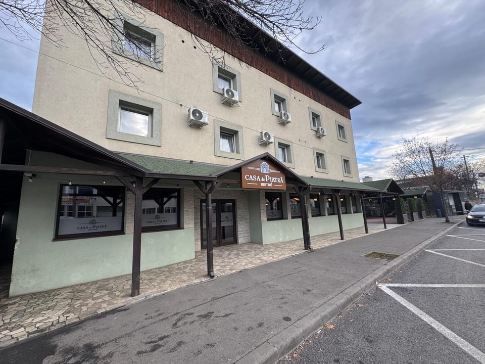 Property building, Day, Street view