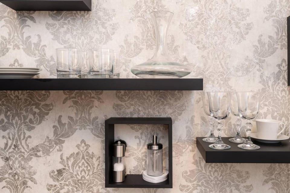 Kitchen or kitchenette, Food and drinks