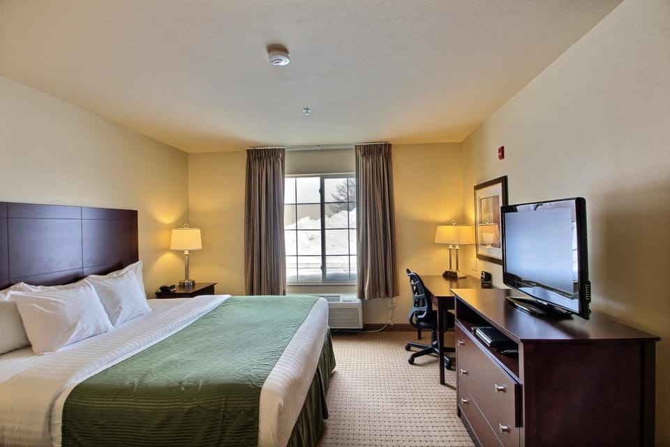 Bed, TV and multimedia, Bedroom