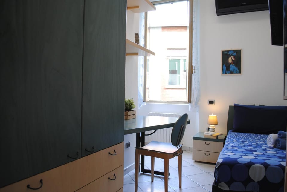 Seating area, Bedroom