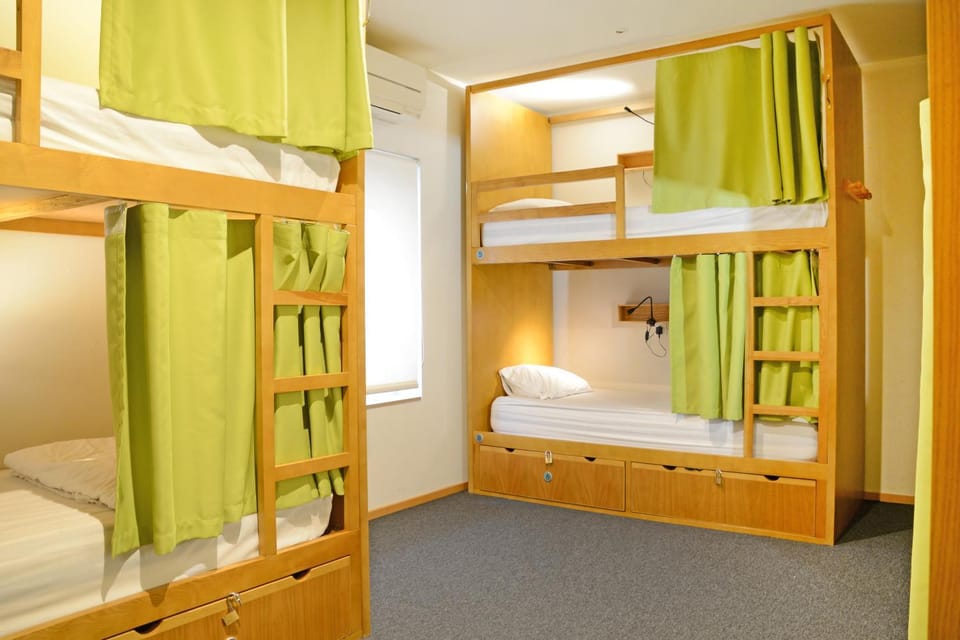 Bedroom, bunk bed