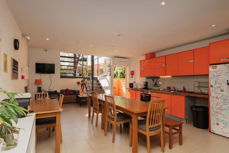 Peach Hostel & Suites Hostel in Porto