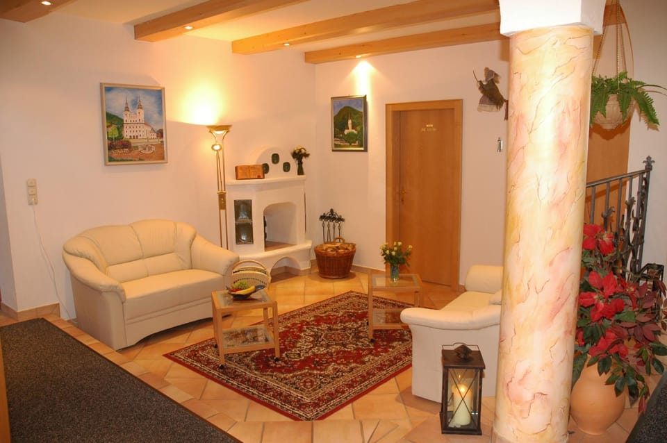 Lobby or reception, Seating area