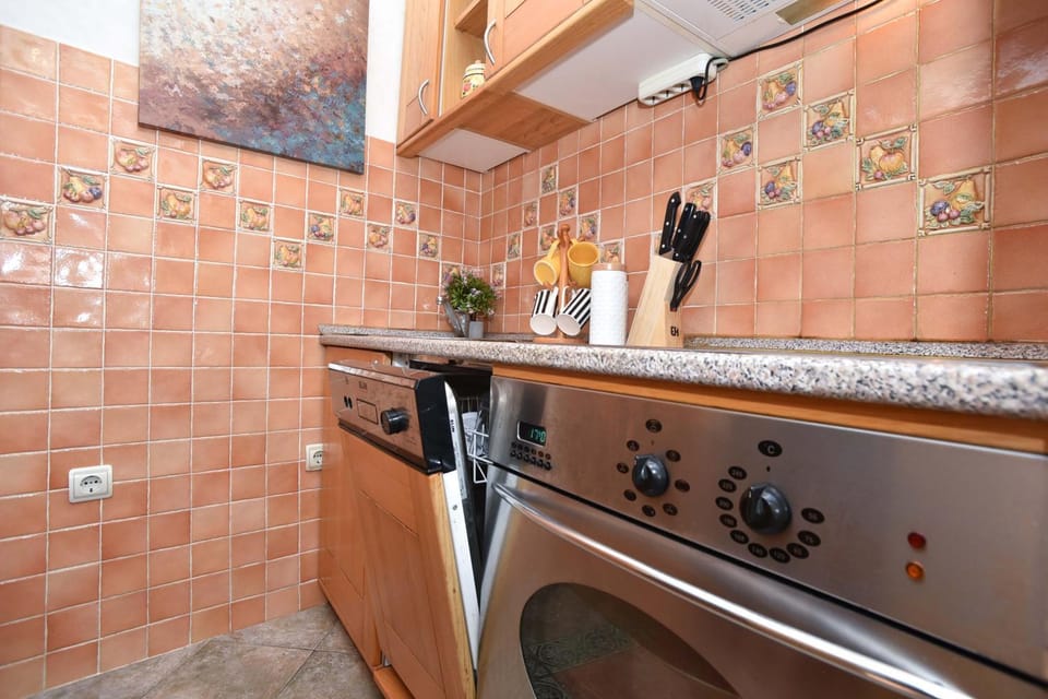 Comfort Inn Old Town Apartment in Budva