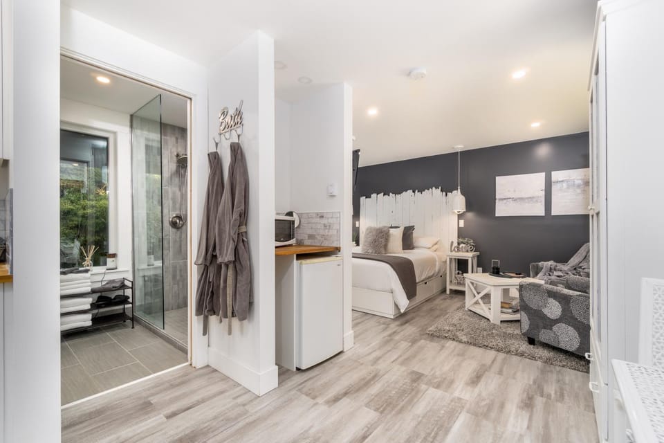 Amante Luxury Bed & Breakfast Bed and Breakfast in Cowichan Valley