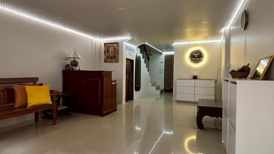 Le Tanjong House Bed and Breakfast in Patong