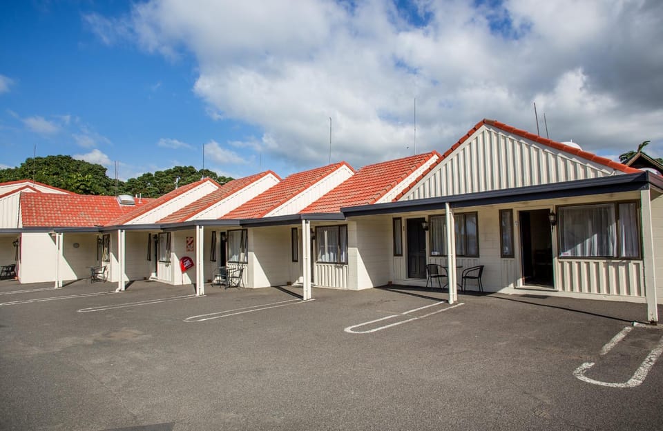 Bird's eye view, Area and facilities