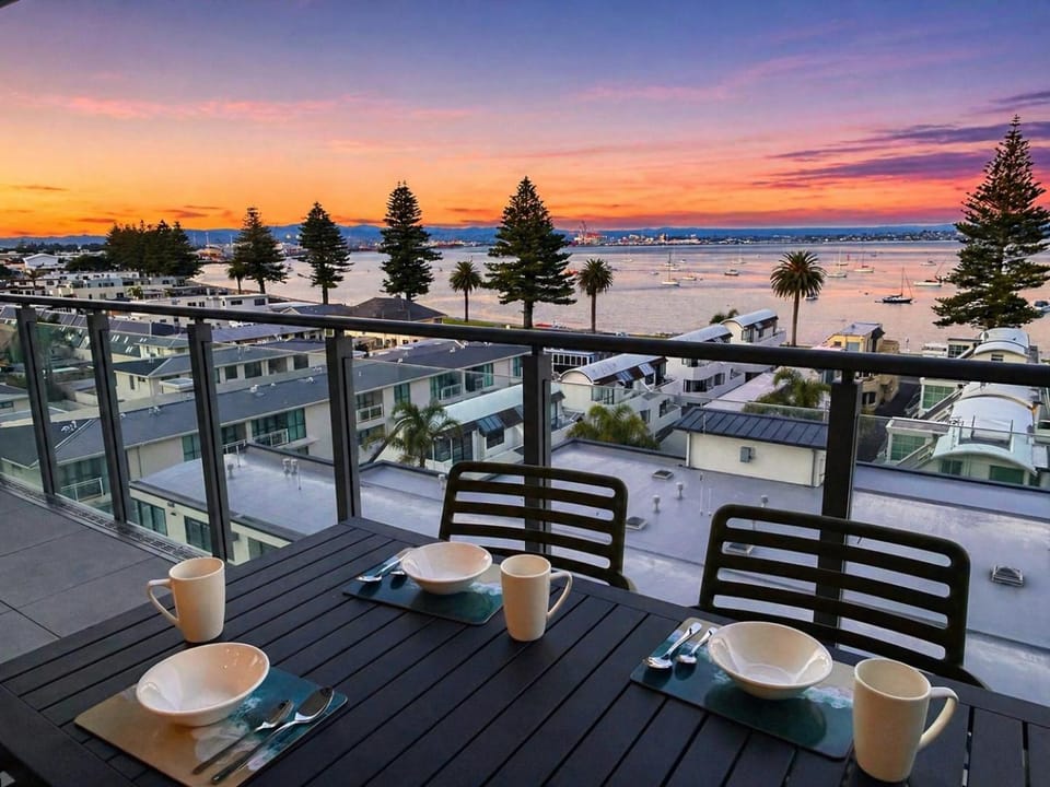 View (from property/room), Balcony/Terrace, River view, River view