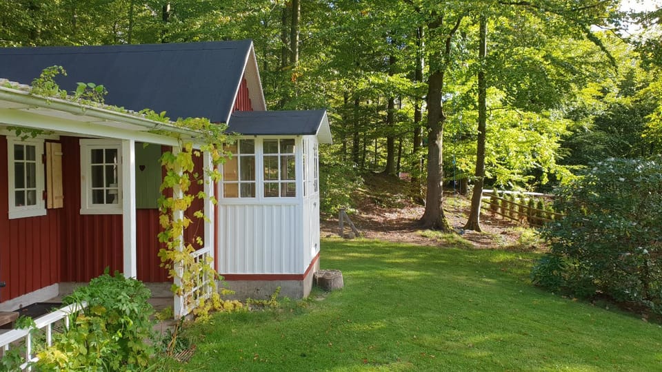 Stuga på Hallandsåsen Nature lodge in Skåne County