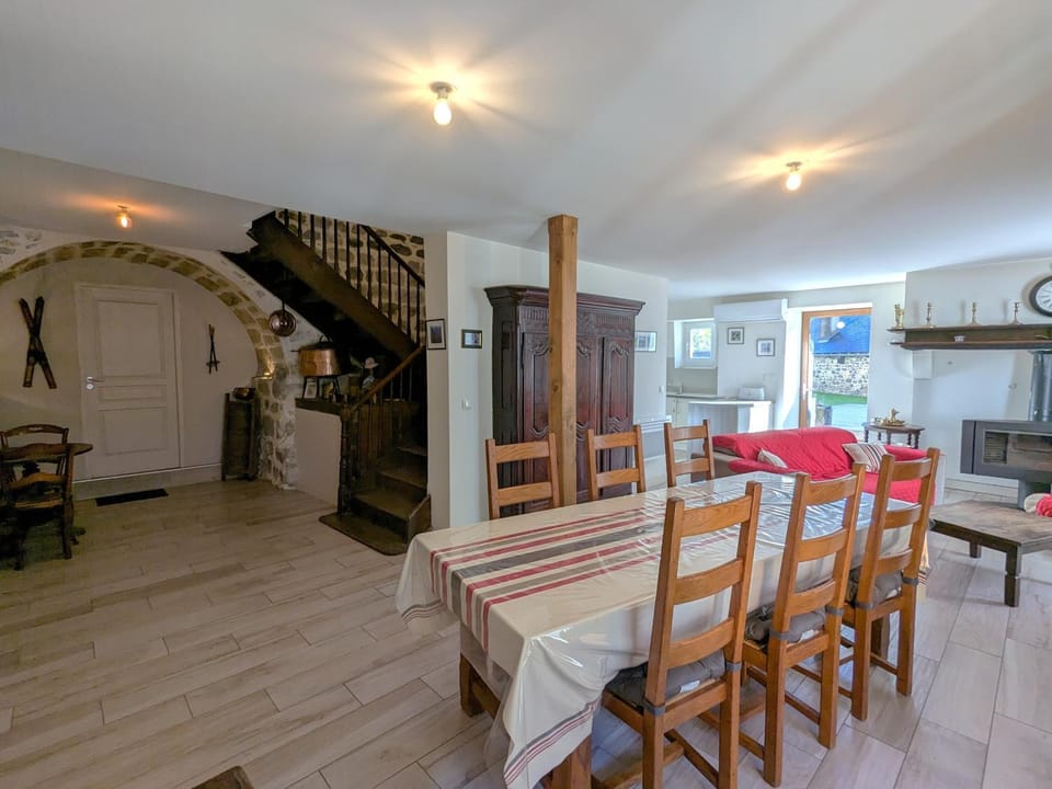 Living room, Seating area, Dining area