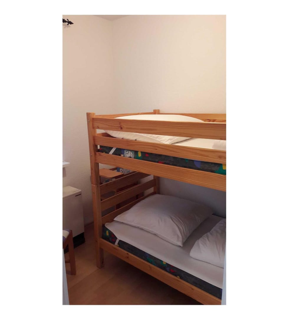 bunk bed