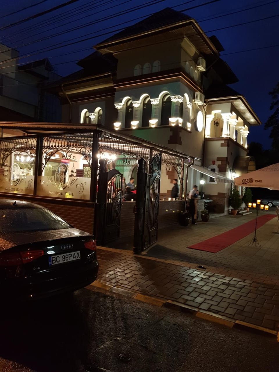 Facade/entrance