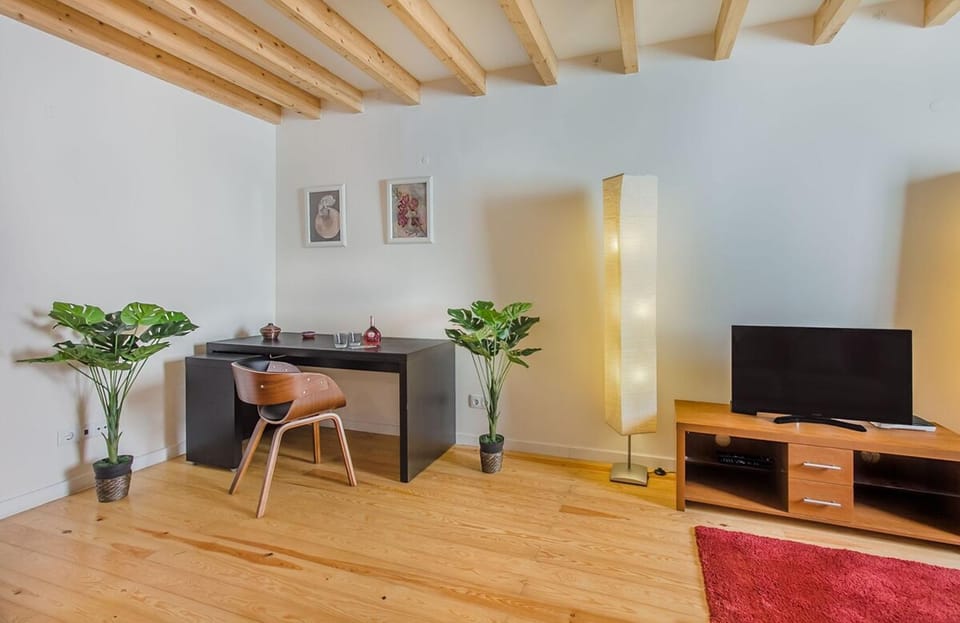 Cozy Duplex in the Picturesque Graça Apartment in Lisbon