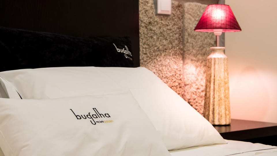 Bed, Property logo or sign