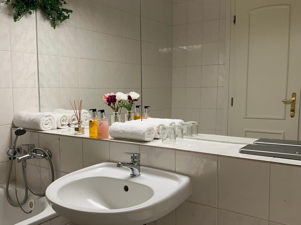 Bathroom, towels