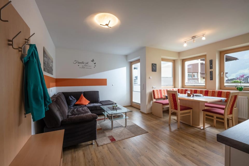 Living room, Seating area, Dining area