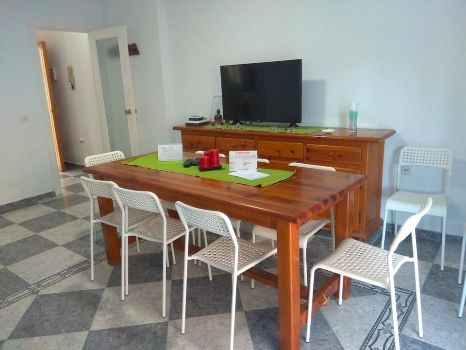TV and multimedia, Dining area