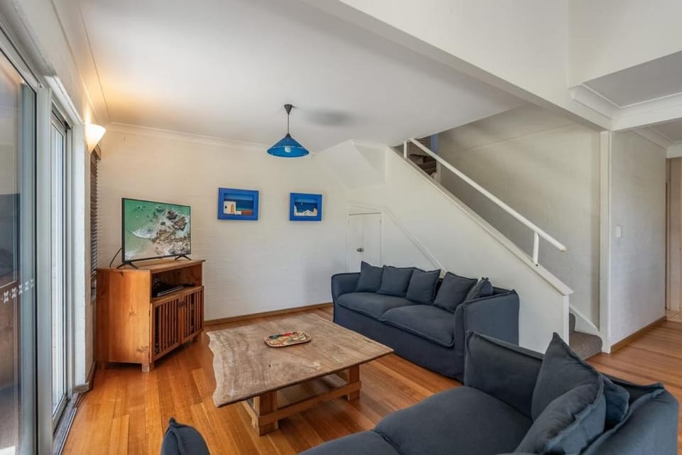 Kendall Beach Apartments 5 - Belongil Beach House in Byron Bay
