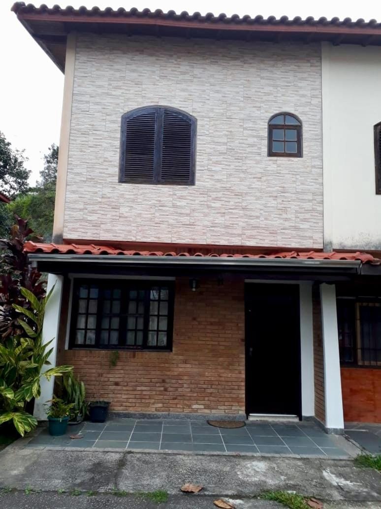 Sobrado Aconchegante em Condominio - Praia Martim de Sá - checkout flexível House in Caraguatatuba