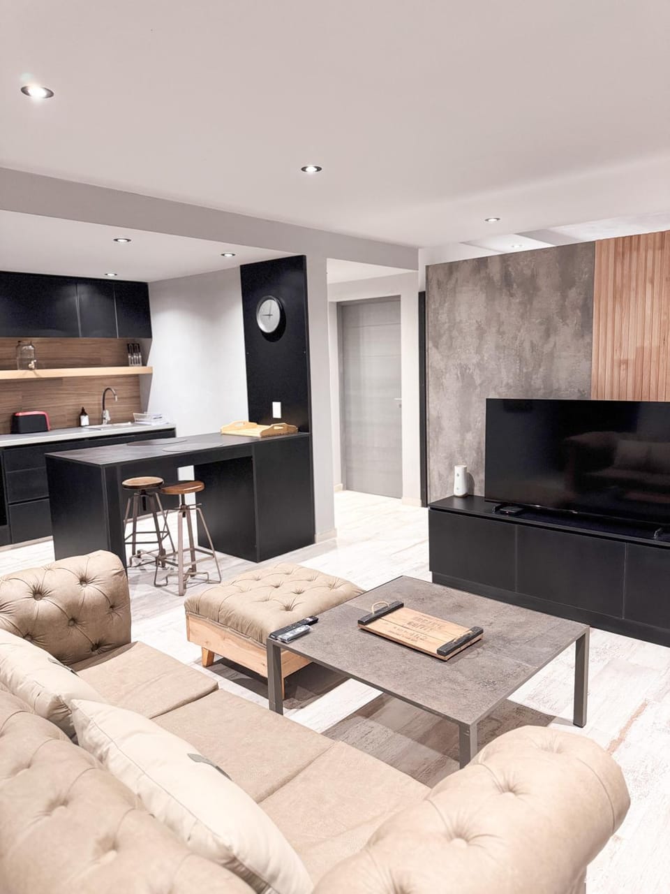 Kitchen or kitchenette, Living room