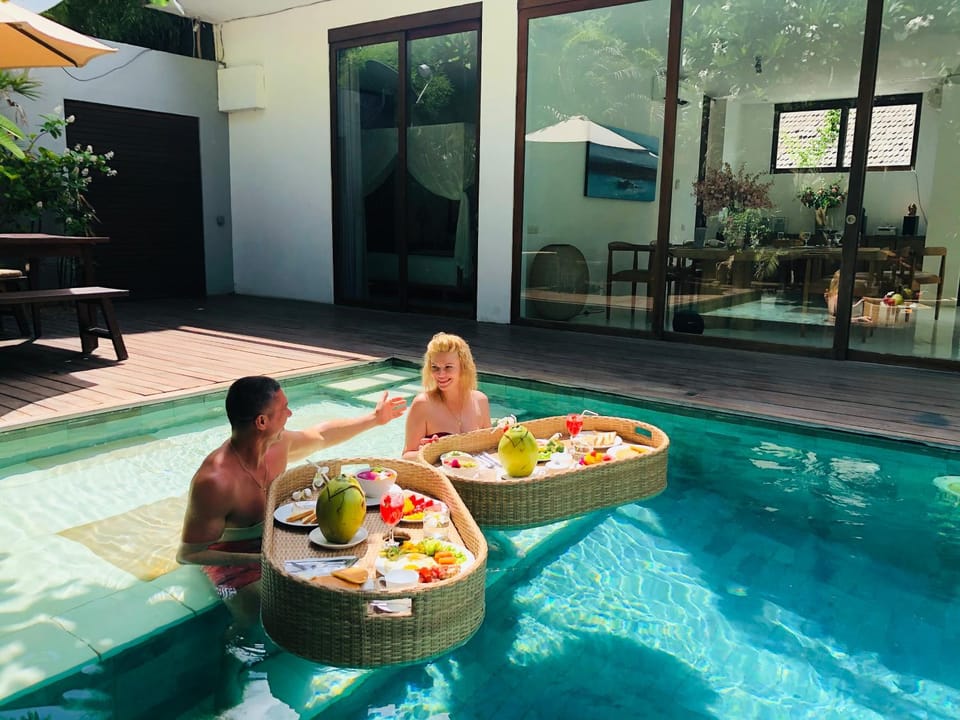 Food and drinks, Guests, Pool view, Swimming pool