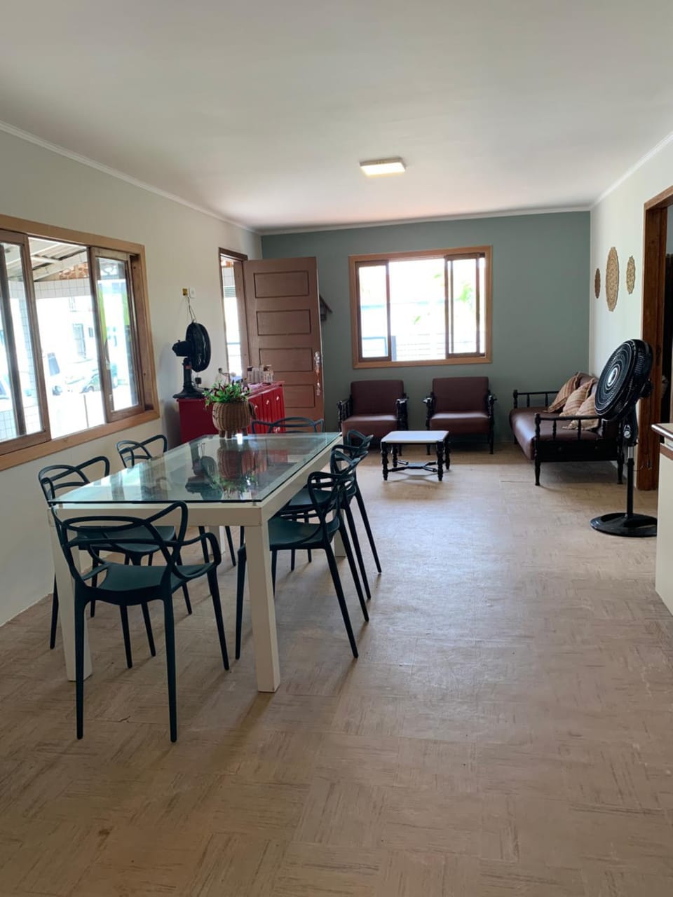 Seating area, Dining area