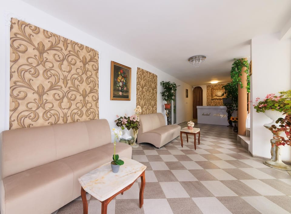 Lobby or reception, Seating area