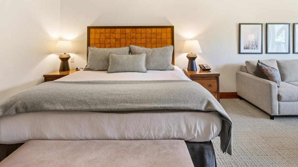 1332 Lodge At Spruce Peak Ski in Ski Out King Studio By Stowe Mountain Rentals Resort in Stowe