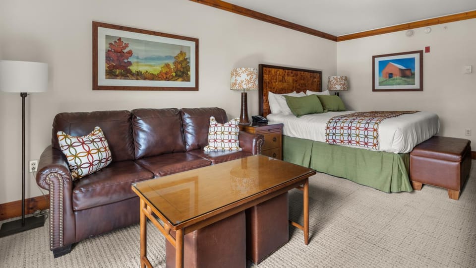 332 Lodge At Spruce Peak Ski In Ski In Ski Out King Studio By Stowe Mountain Rentals Resort in Stowe